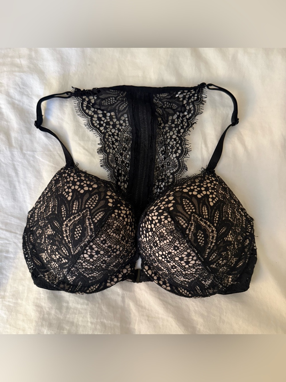 Victoria's Secret  Very Sexy Push-Up Bra 32C Lace Racer Back Front Close unused
